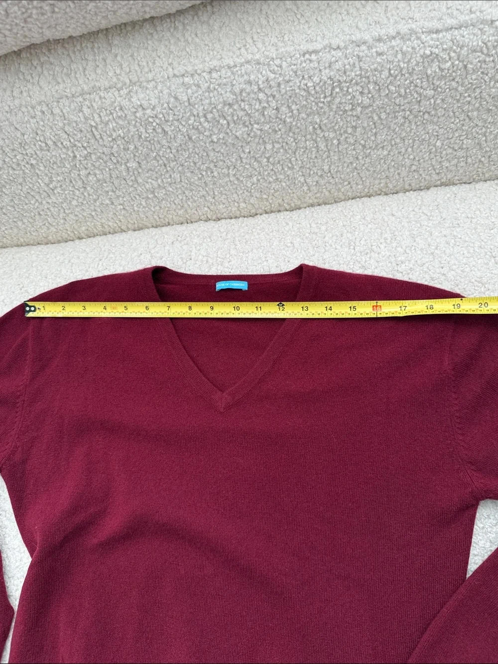 Women's V-Neck Sweater in Burgundy - Unknown Brand